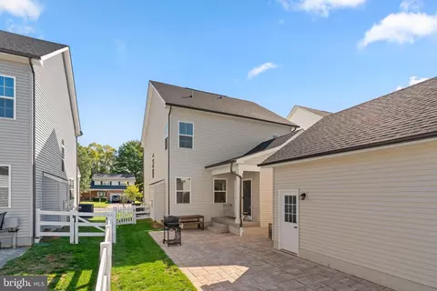 Exterior - 203 Baughmans Ln, Frederick, MD 21702 photo 5 of 6