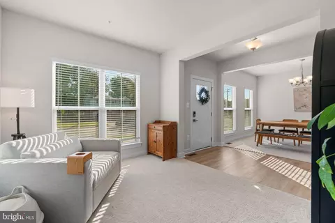 Entry Way - 203 Baughmans Ln, Frederick, MD 21702 photo 2 of 21