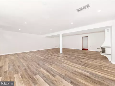 Living - 104 Evergreen Ct, Frederick, MD 21701 photo 8 of 8