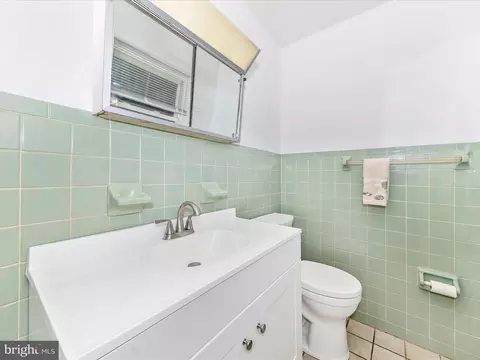 Bath - 104 Evergreen Ct, Frederick, MD 21701 photo 1 of 3
