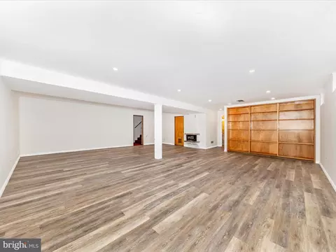 Living - 104 Evergreen Ct, Frederick, MD 21701 photo 7 of 8