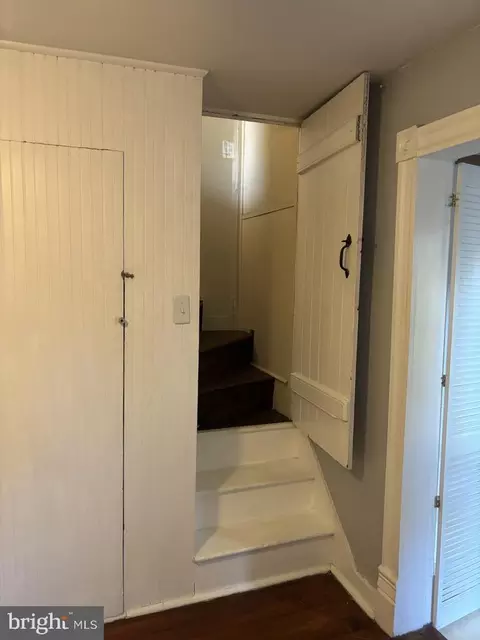 Entry Way - 121 4th St, Frederick, MD 21701 photo 2 of 3