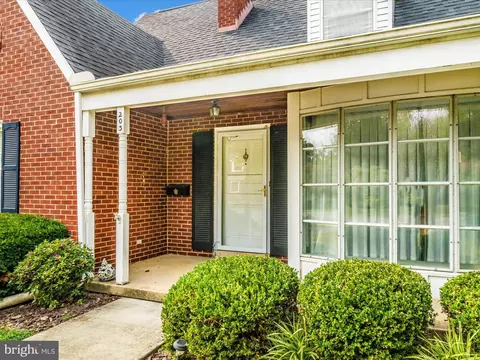 Exterior - 203 Magnolia Ave, Frederick, MD 21701 photo 6 of 9
