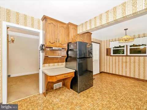 Kitchen - 203 Magnolia Ave, Frederick, MD 21701 photo 5 of 6