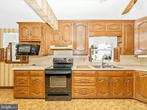Kitchen - 203 Magnolia Ave, Frederick, MD 21701 photo 2 of 6