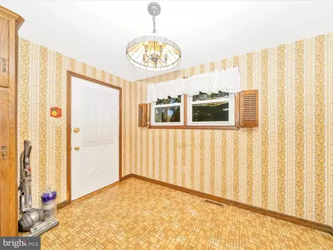 Entry Way - 203 Magnolia Ave, Frederick, MD 21701 photo 2 of 2