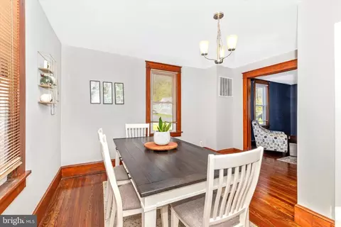 Dining - 9 3rd Ave, Brunswick, MD 21716 photo 2 of 3