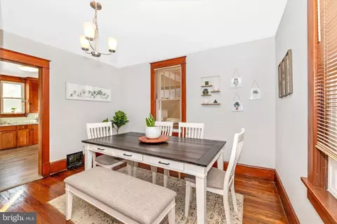 Dining - 9 3rd Ave, Brunswick, MD 21716 photo 1 of 3