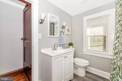 Entry Way - 9 3rd Ave, Brunswick, MD 21716 photo 6 of 6