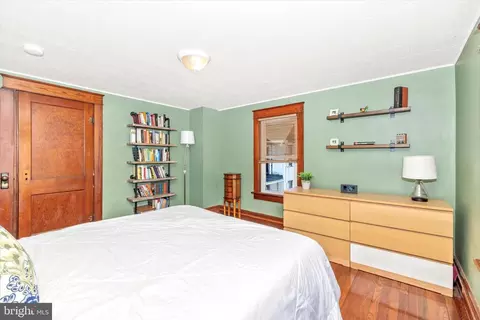 Bedroom - 9 3rd Ave, Brunswick, MD 21716 photo 3 of 4