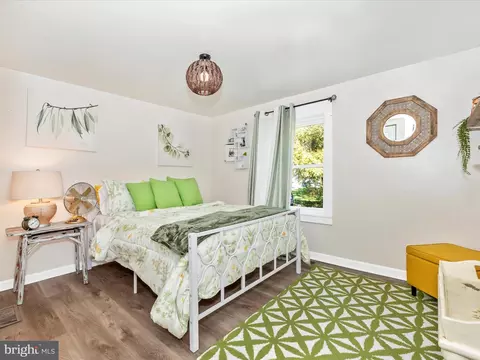 Bedroom - 620 E St, Brunswick, MD 21716 photo 6 of 12
