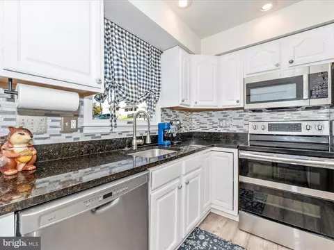 Kitchen - 620 E St, Brunswick, MD 21716 photo 6 of 7