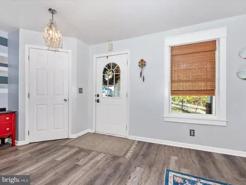 Entry Way - 620 E St, Brunswick, MD 21716 photo 1 of 4