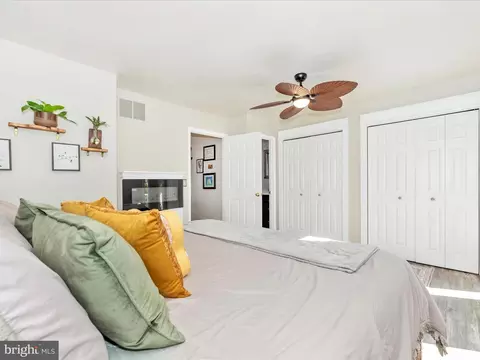 Bedroom - 620 E St, Brunswick, MD 21716 photo 5 of 12