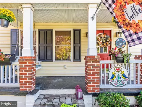 Exterior - 620 E St, Brunswick, MD 21716 photo 5 of 27
