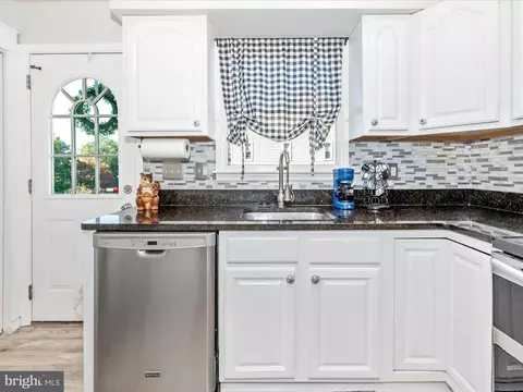 Kitchen - 620 E St, Brunswick, MD 21716 photo 3 of 7