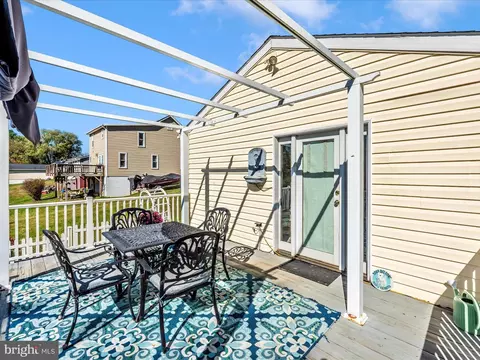 Exterior - 620 E St, Brunswick, MD 21716 photo 9 of 27