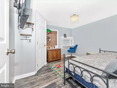 Bedroom - 620 E St, Brunswick, MD 21716 photo 10 of 12