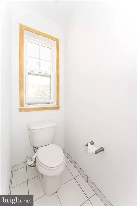 Bath - 1133 Holden Rd, Frederick, MD 21701 photo 3 of 5