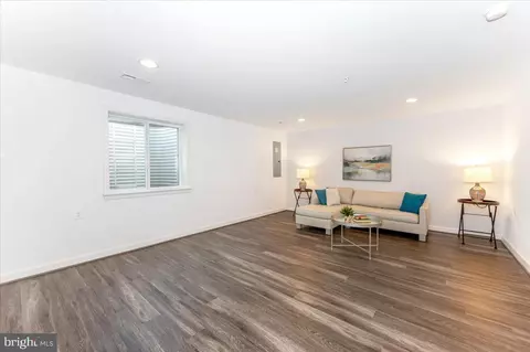 Living - 1133 Holden Rd, Frederick, MD 21701 photo 2 of 4