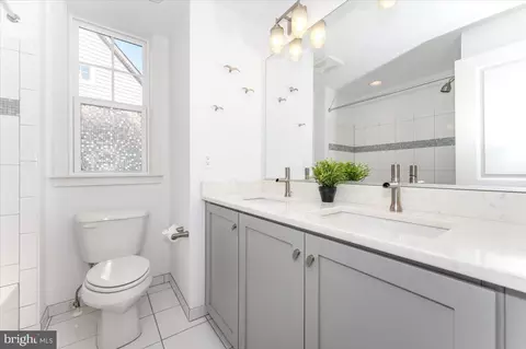 Bath - 1133 Holden Rd, Frederick, MD 21701 photo 4 of 5