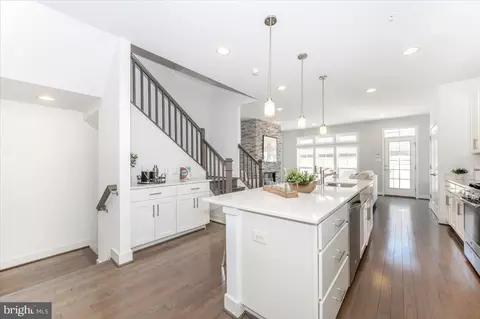 Entry Way - 1133 Holden Rd, Frederick, MD 21701 photo 4 of 15