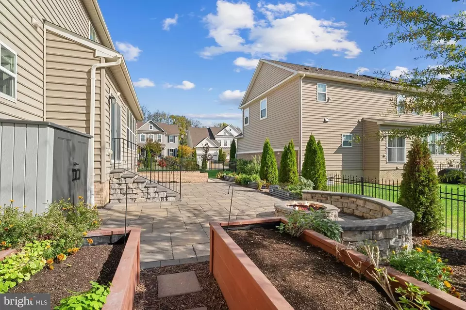 Exterior - 815 Holden Rd, Frederick, MD 21701 photo 4 of 10