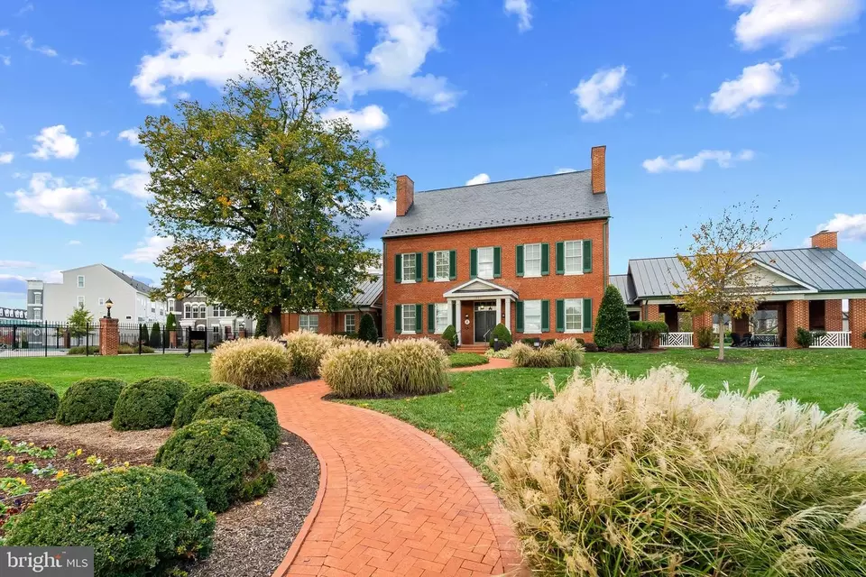 Exterior - 815 Holden Rd, Frederick, MD 21701 photo 8 of 10