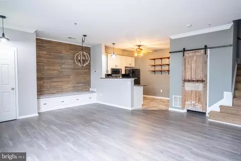 4910 Edgeware Ter, Frederick, MD 21703 photo 8