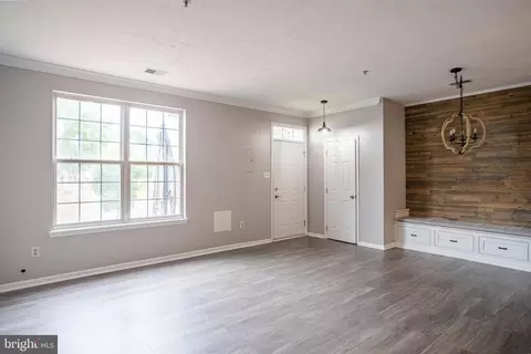 4910 Edgeware Ter, Frederick, MD 21703 photo 6