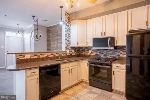 4910 Edgeware Ter, Frederick, MD 21703 photo 11
