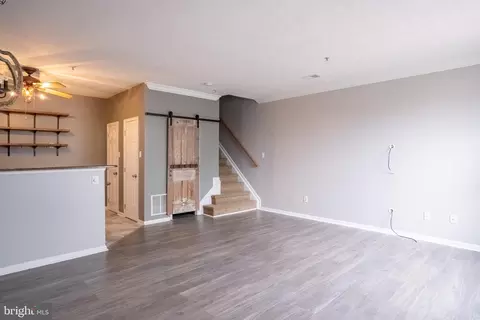 4910 Edgeware Ter, Frederick, MD 21703 photo 9