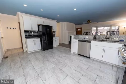 Entry Way - 1505 W Ninth St, Frederick, MD 21701 photo 1 of 6