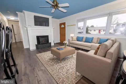 Living - 1505 W Ninth St, Frederick, MD 21701 photo 1 of 3