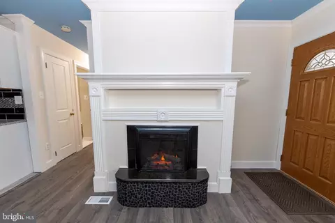 Entry Way - 1505 W Ninth St, Frederick, MD 21701 photo 4 of 6