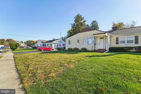814 Montclaire Ave, Frederick, MD 21701 photo 3