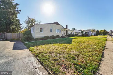 814 Montclaire Ave, Frederick, MD 21701 photo 2