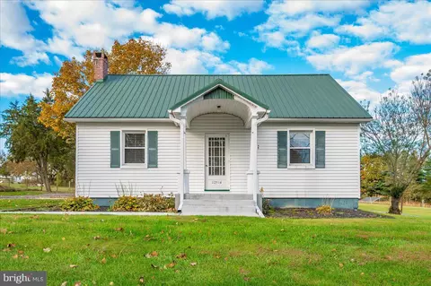 12514 Creagerstown Rd, Thurmont, MD 21788