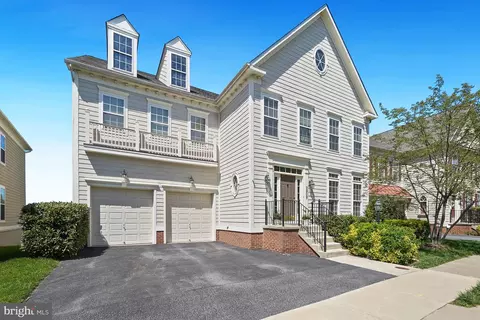 3908 Shawfield Ln, Frederick, MD 21704