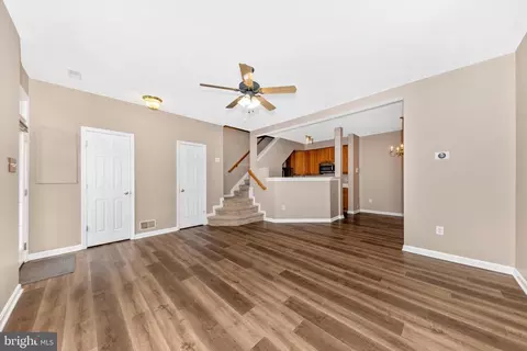 Living - 5183 Duke Ct, Frederick, MD 21703 photo 2 of 3