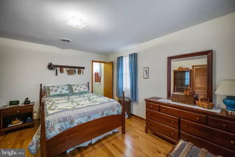 Bedroom - 5402 Hines Rd, Frederick, MD 21704 photo 4 of 6