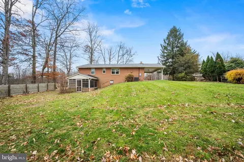 Exterior - 5402 Hines Rd, Frederick, MD 21704 photo 5 of 13