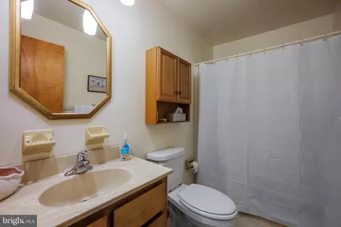Bath - 5402 Hines Rd, Frederick, MD 21704 photo 1 of 3