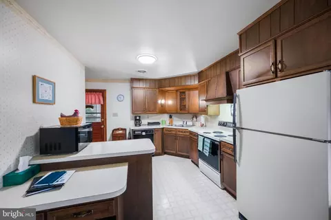 Kitchen - 5402 Hines Rd, Frederick, MD 21704 photo 3 of 4