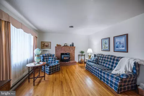 Living - 5402 Hines Rd, Frederick, MD 21704 photo 3 of 3