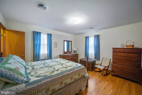 Bedroom - 5402 Hines Rd, Frederick, MD 21704 photo 3 of 6