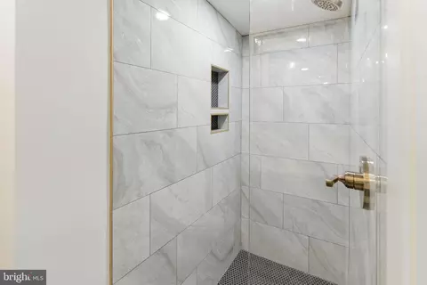 Bath - 38 E 6th St, Frederick, MD 21701 photo 2 of 3