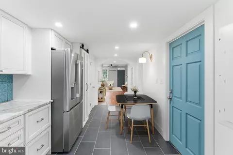 Entry Way - 38 E 6th St, Frederick, MD 21701 photo 9 of 11