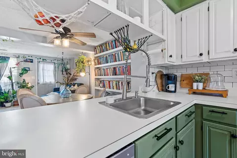 Kitchen - 5819 Whitfield Ct, Frederick, MD 21703 photo 4 of 4
