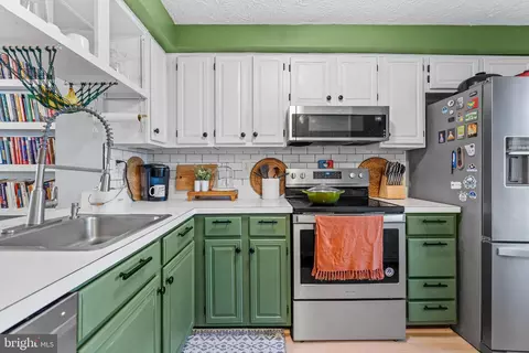 Kitchen - 5819 Whitfield Ct, Frederick, MD 21703 photo 1 of 4